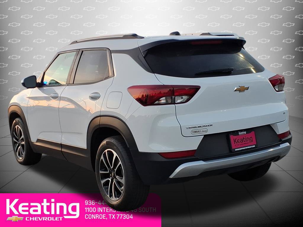 Used 2025 Chevrolet TrailBlazer LT FWD image 2