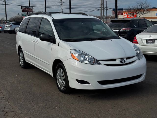 Used 2008 Toyota Sienna CE image 3