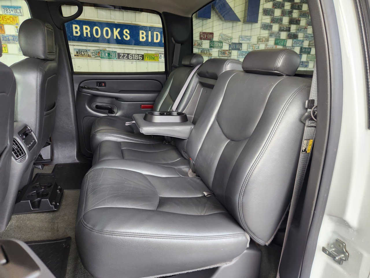 Used 2006 Chevrolet Silverado 3500 LT w/ Heavy-Duty Power Package image 6