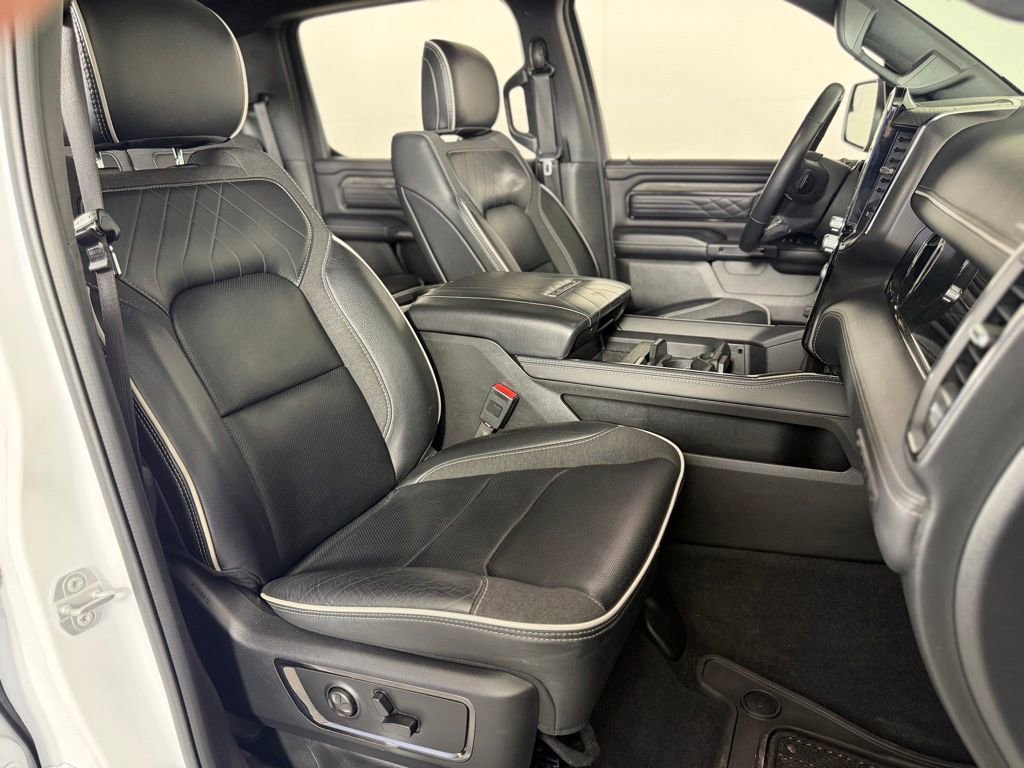 Used 2025 RAM 1500 Limited AWD/4WD image 47