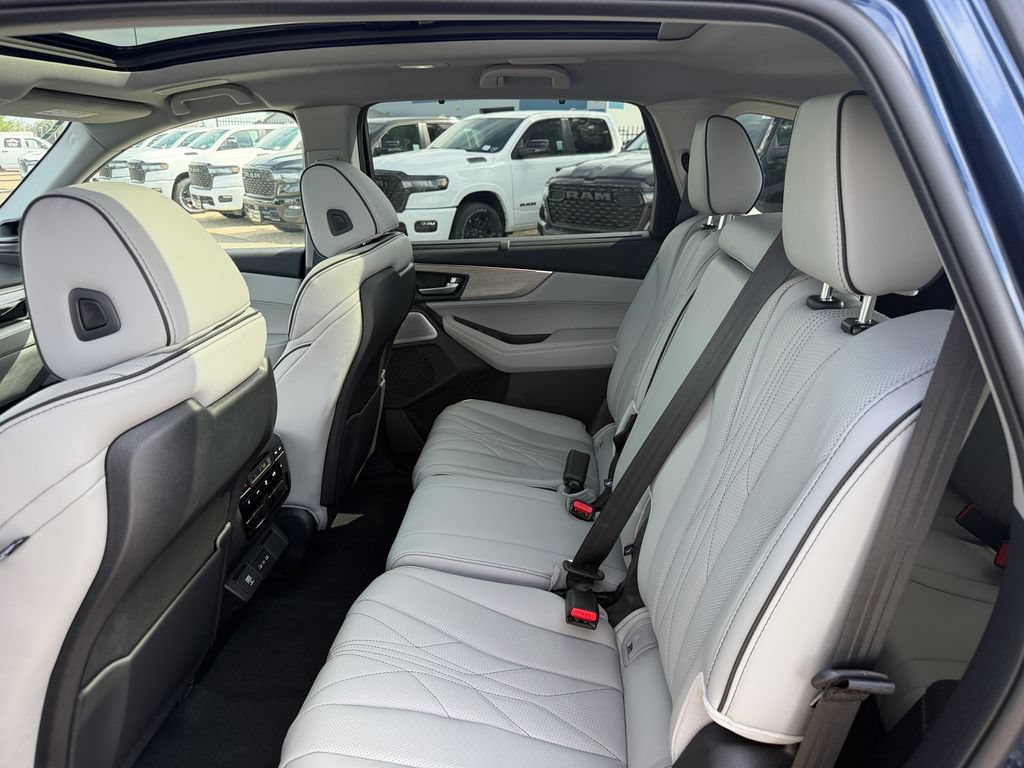 New 2026 Acura MDX w/ Advance Package AWD/4WD image 24