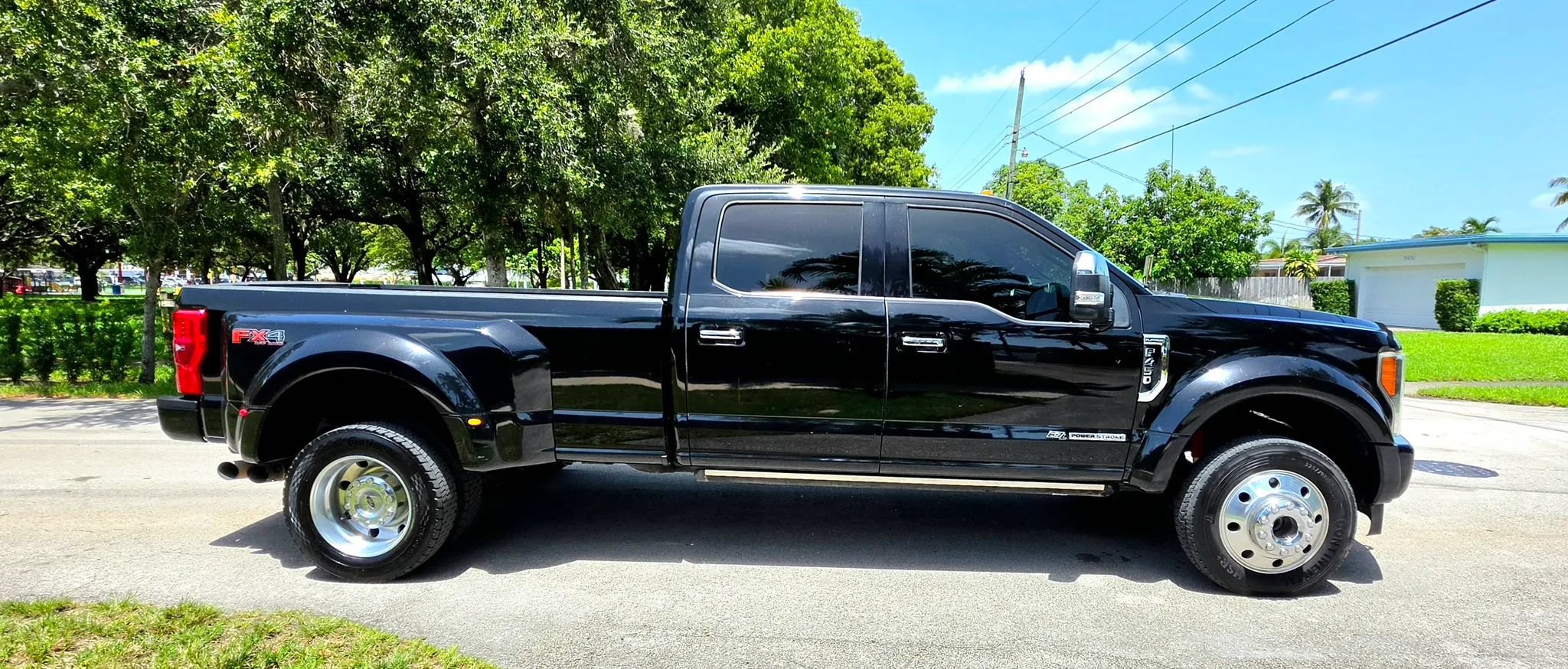 Used 2017 Ford F450 Platinum w/ Platinum Ultimate Package AWD/4WD image 11