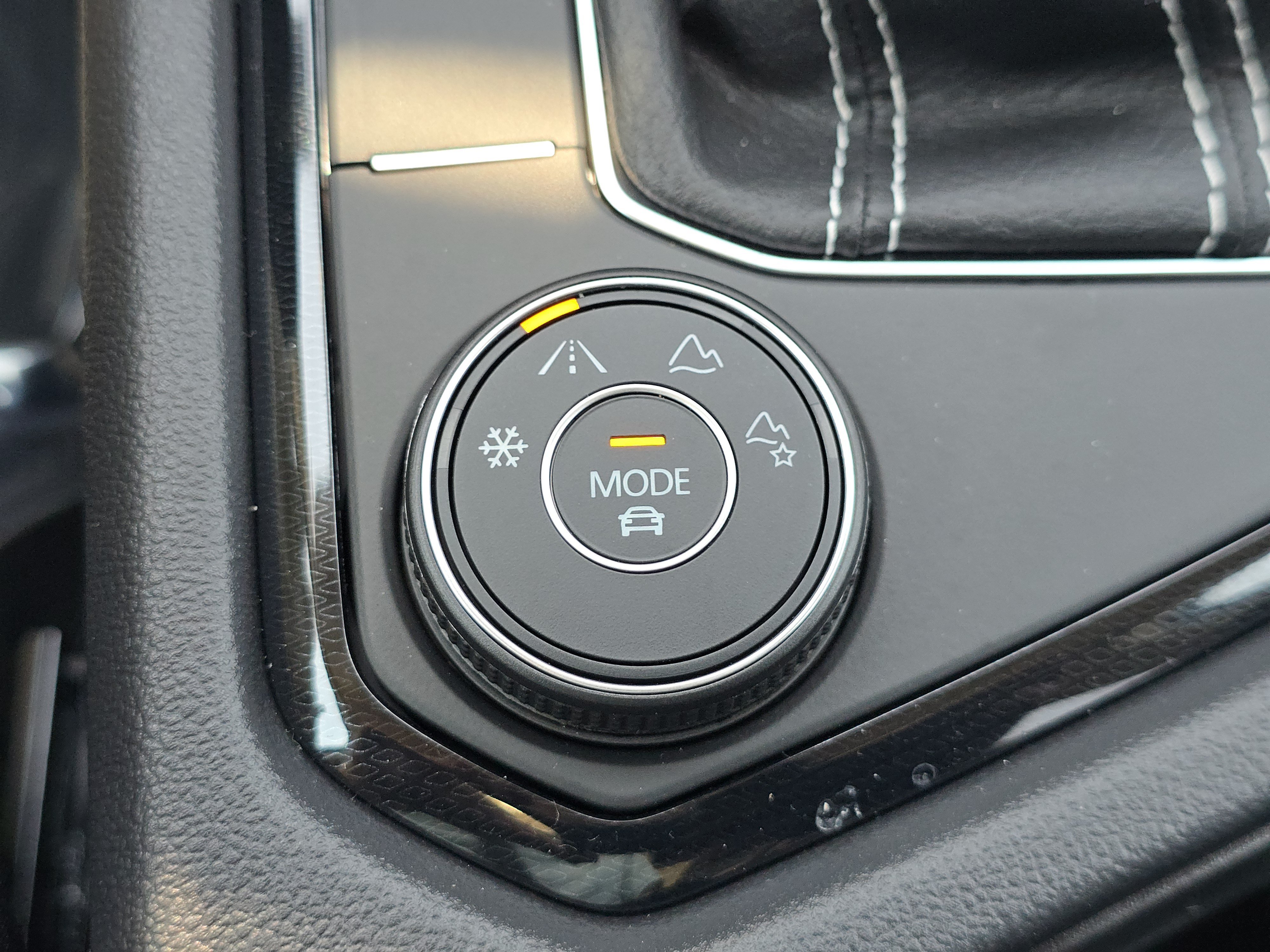 New 2026 Volkswagen Taos SE AWD/4WD image 26