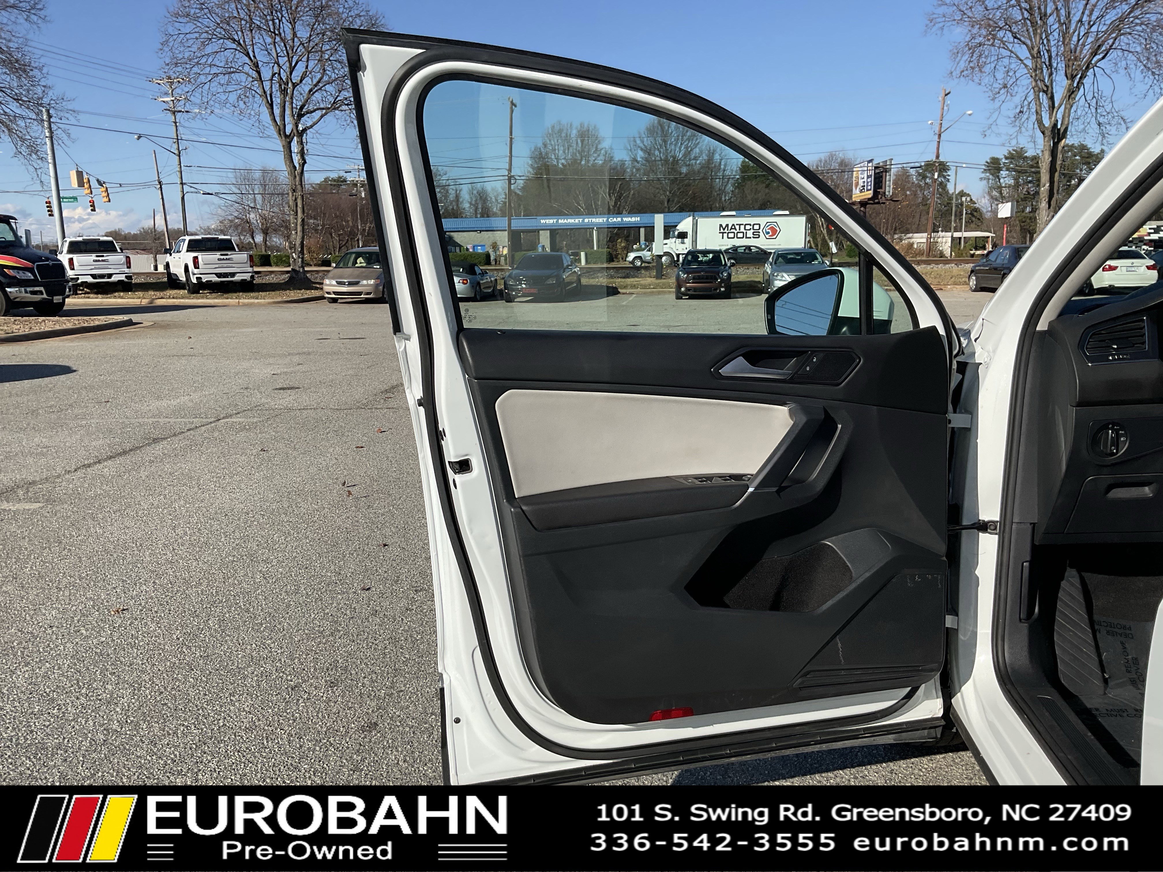 Used 2018 Volkswagen Tiguan SE image 9