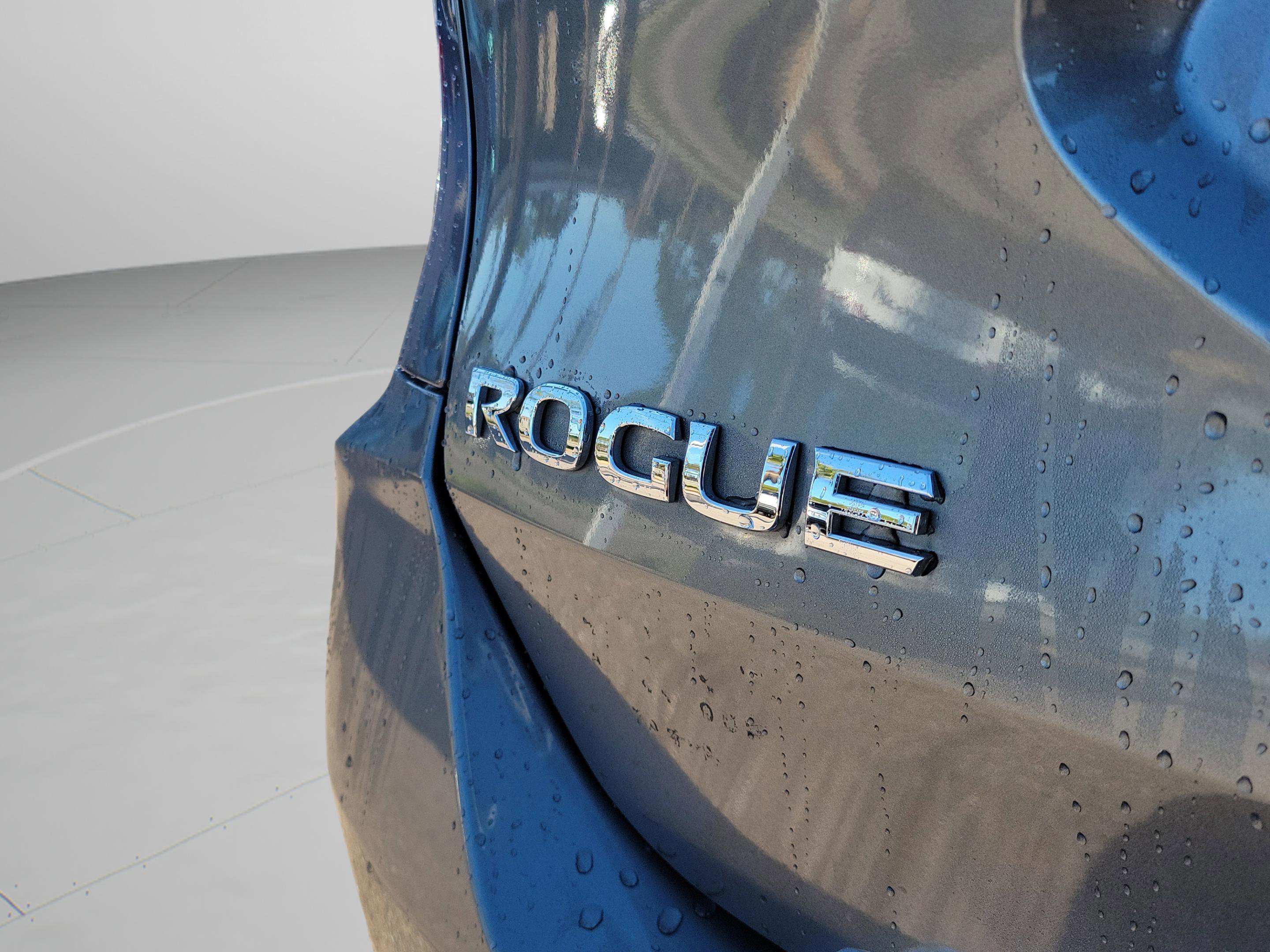 Certified 2017 Nissan Rogue SV image 8