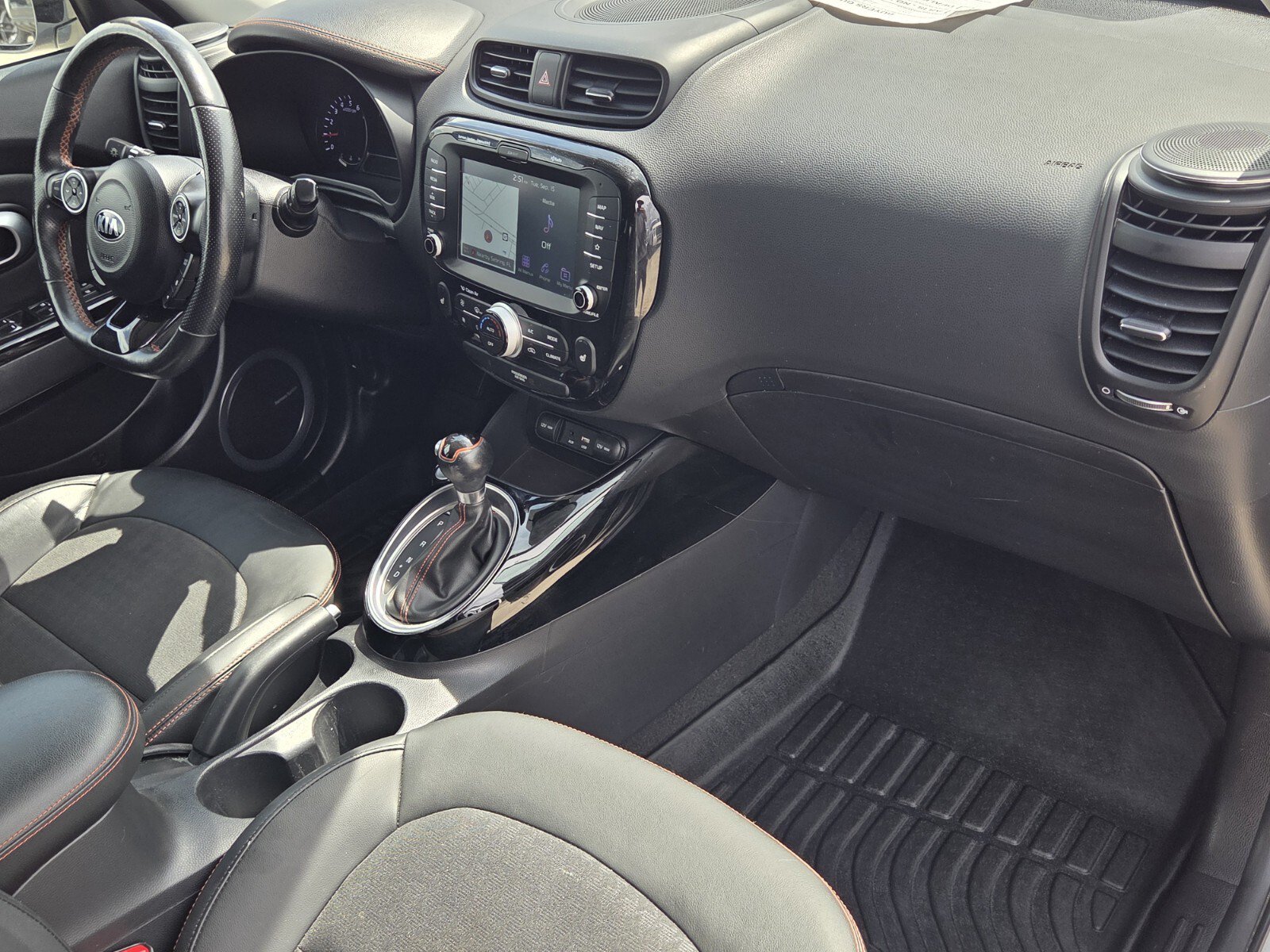 Used 2018 Kia Soul ! w/ Tech Package FWD image 12