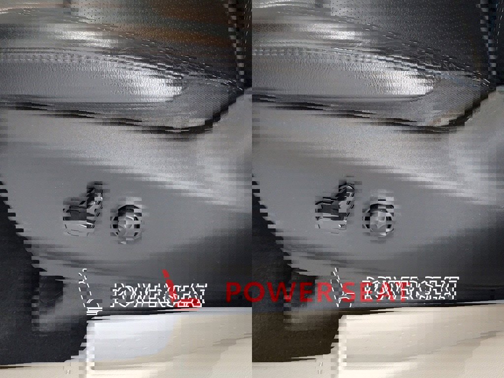 Used 2021 Chrysler Pacifica Touring-L image 14