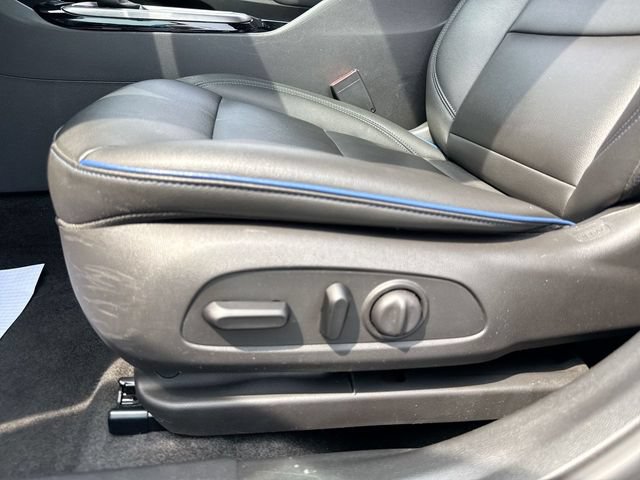Used 2024 Buick Envista Sport Touring w/ Convenience I Package FWD image 12