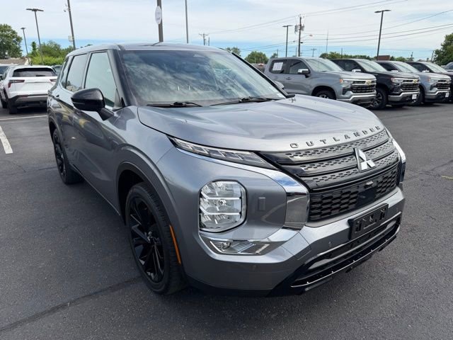 Used 2022 Mitsubishi Outlander SE AWD/4WD image 1