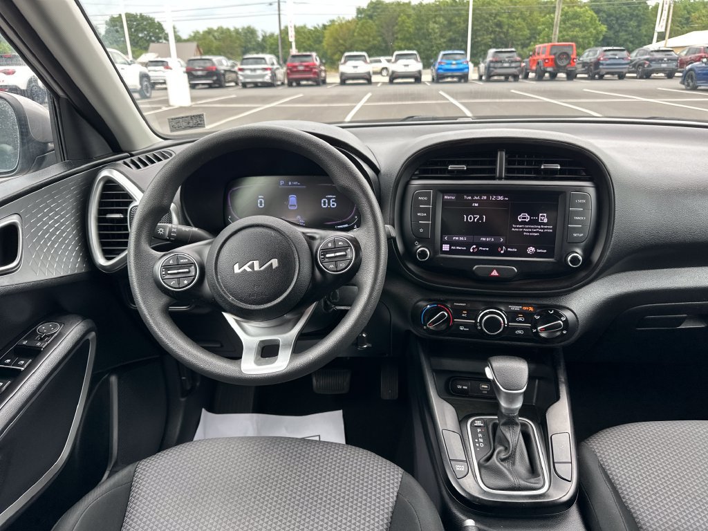 Used 2024 Kia Soul LX w/ Option Group 015 FWD image 18