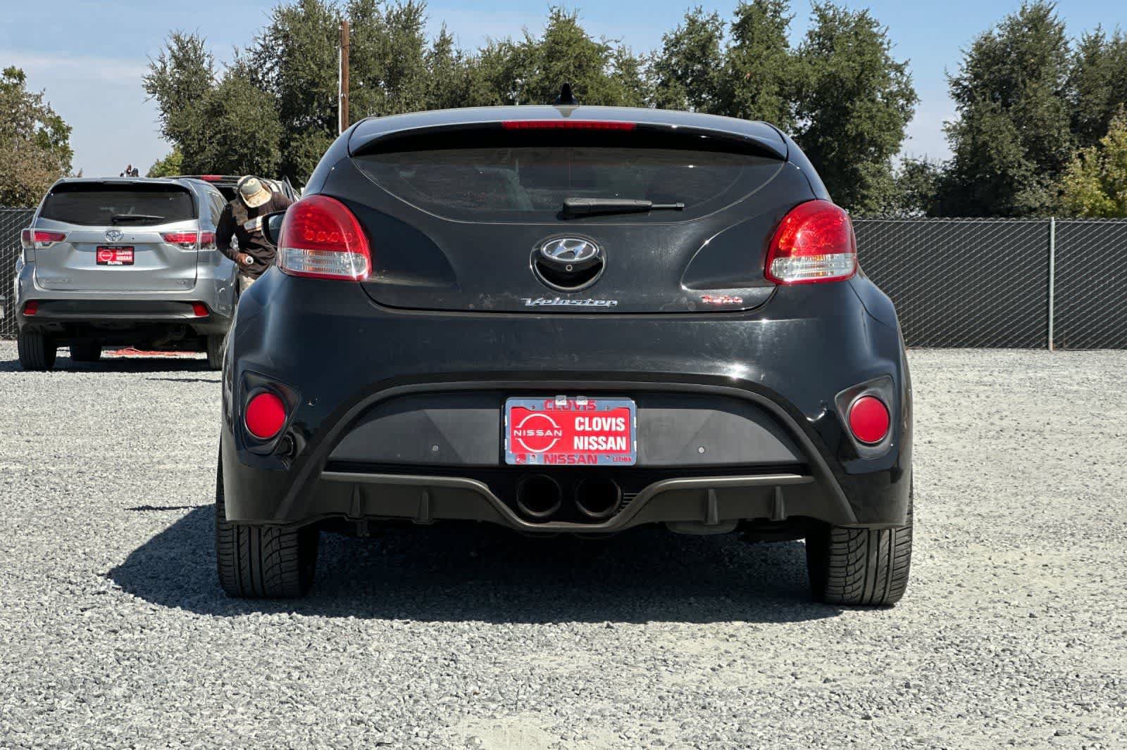 Used 2015 Hyundai Veloster Turbo w/ Option Group 04 FWD image 8