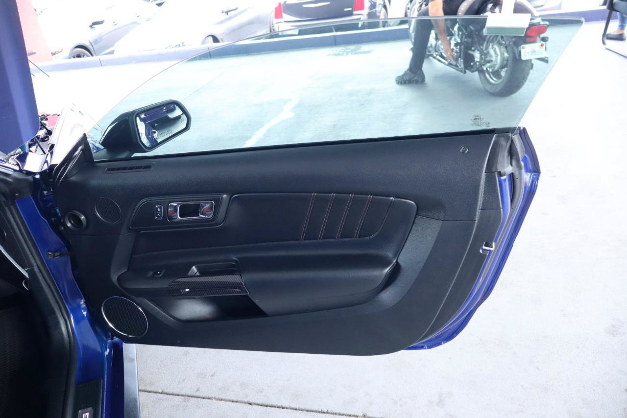 Used 2016 Ford Mustang Premium RWD image 38