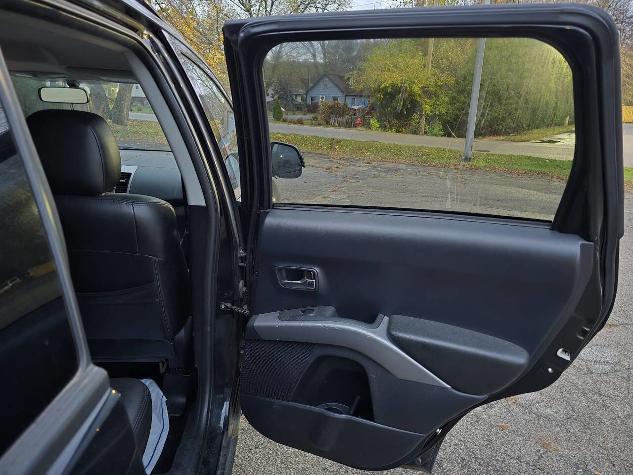 Used 2008 Mitsubishi Outlander XLS image 10