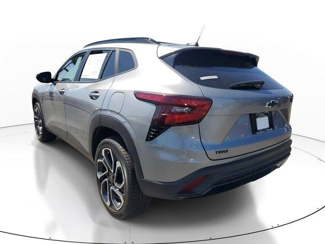 Used 2025 Chevrolet Trax RS w/ Sunroof Package FWD image 4