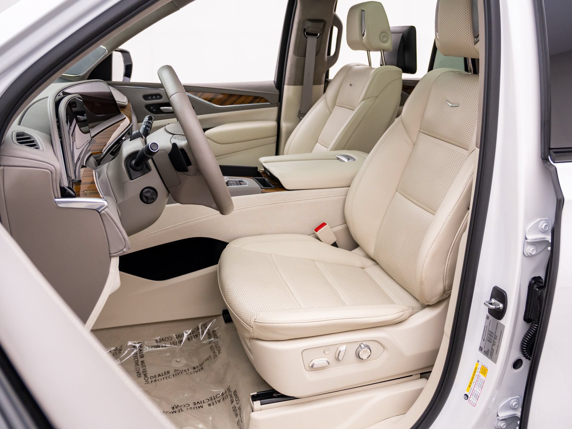 Used 2024 Cadillac Escalade Sport Platinum w/ LPO, ONYX Package AWD/4WD image 14