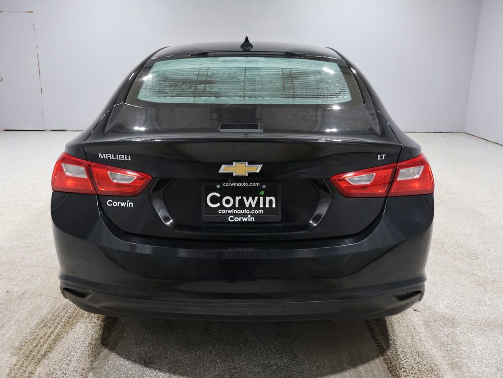 Used 2016 Chevrolet Malibu LT image 3