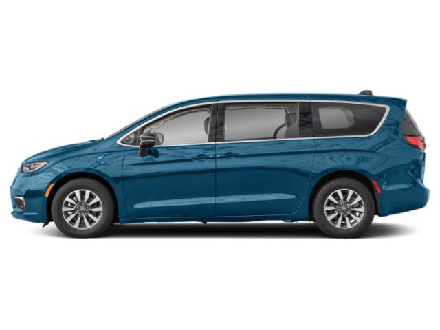 Used 2024 Chrysler Pacifica Limited image 2