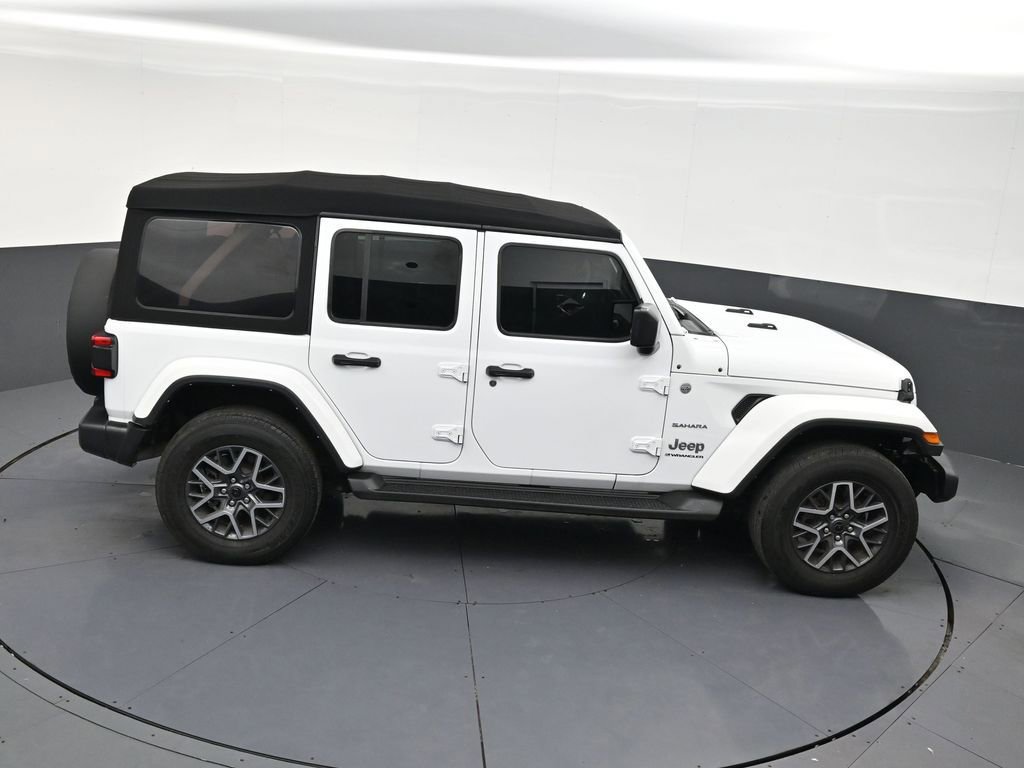 Used 2024 Jeep Wrangler Sahara image 17