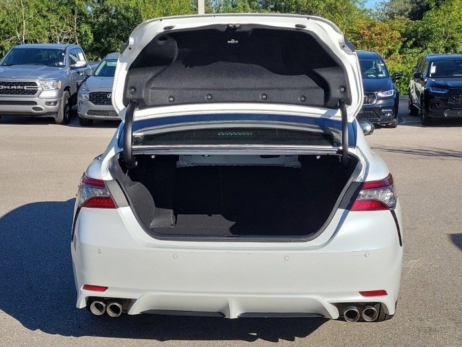Used 2022 Toyota Camry XSE image 7