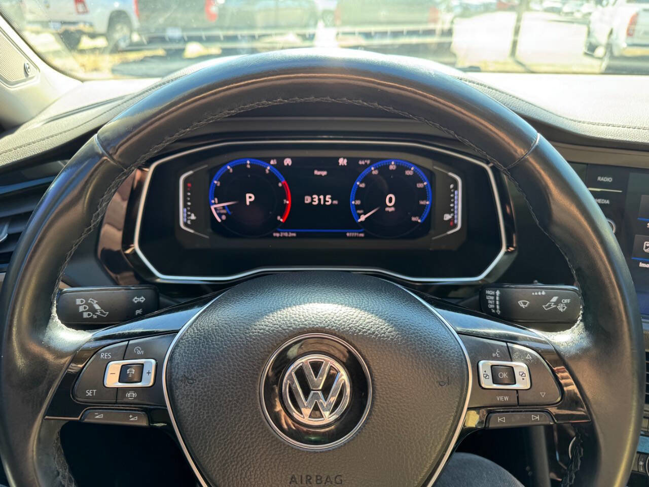 Used 2019 Volkswagen Jetta SEL Premium image 24