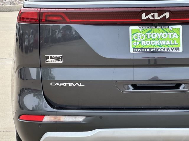 Used 2023 Kia Carnival LX image 5