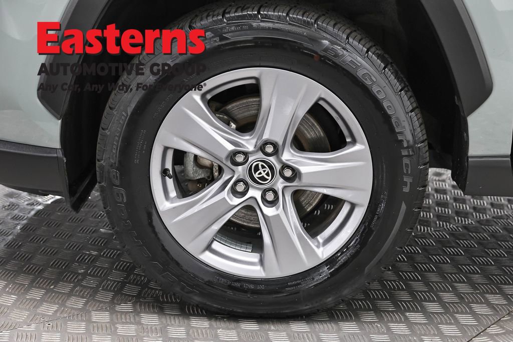 Used 2022 Toyota RAV4 XLE AWD/4WD image 32