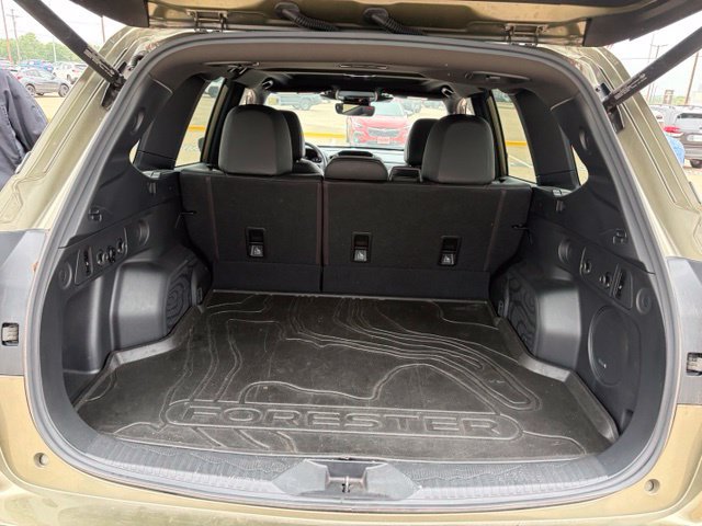 Used 2025 Subaru Forester Limited AWD/4WD image 19
