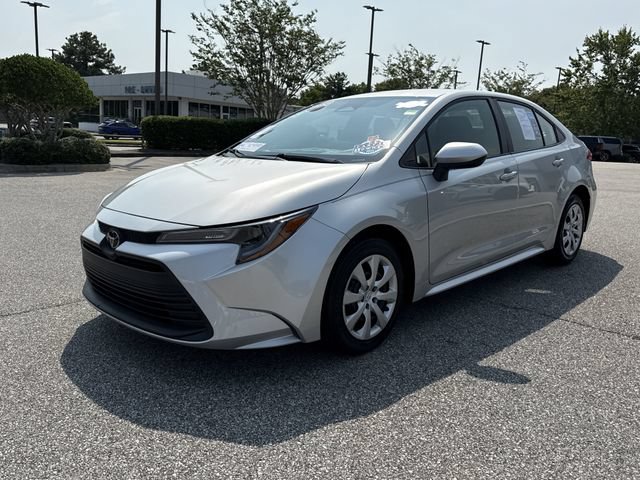 Used 2025 Toyota Corolla LE FWD image 7