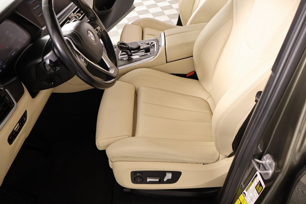 Used 2021 BMW X5 xDrive45e w/ Parking Assistance Package image 13