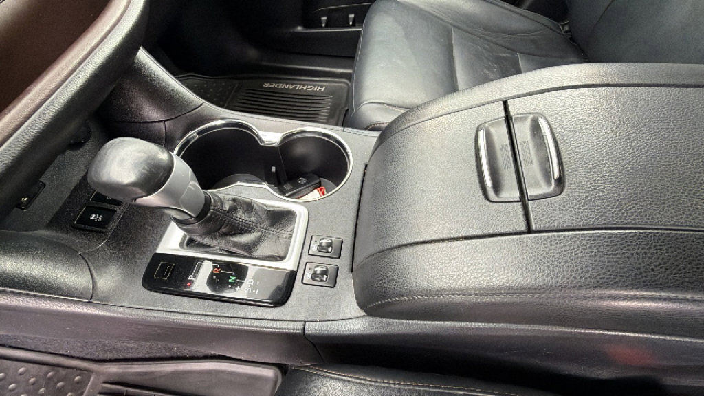 Used 2014 Toyota Highlander XLE AWD/4WD image 13