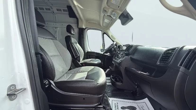 Used 2025 RAM ProMaster 2500 w/ Convenience Group image 14