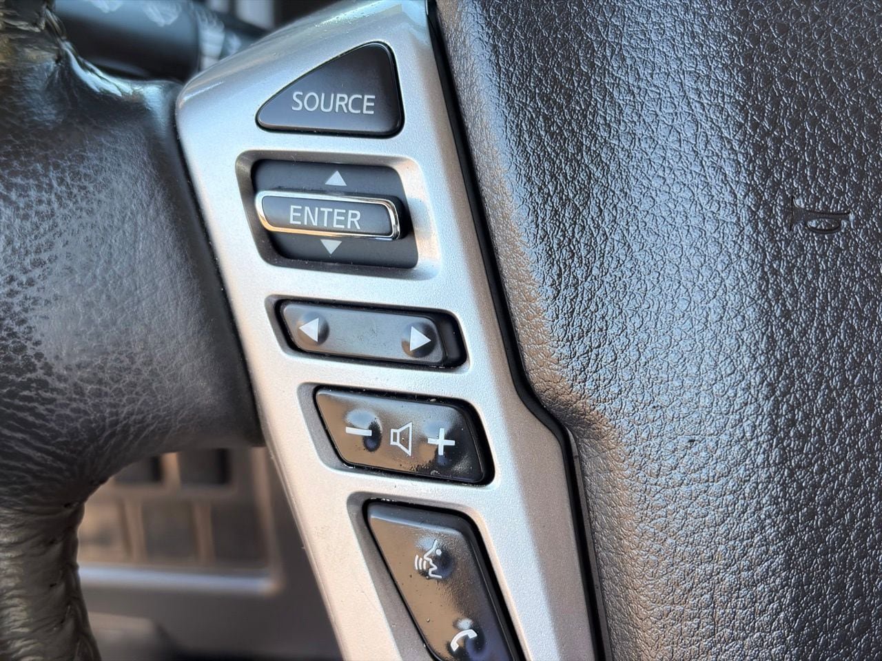 Certified 2024 Nissan Titan SV w/ SV Convenience Package RWD image 29