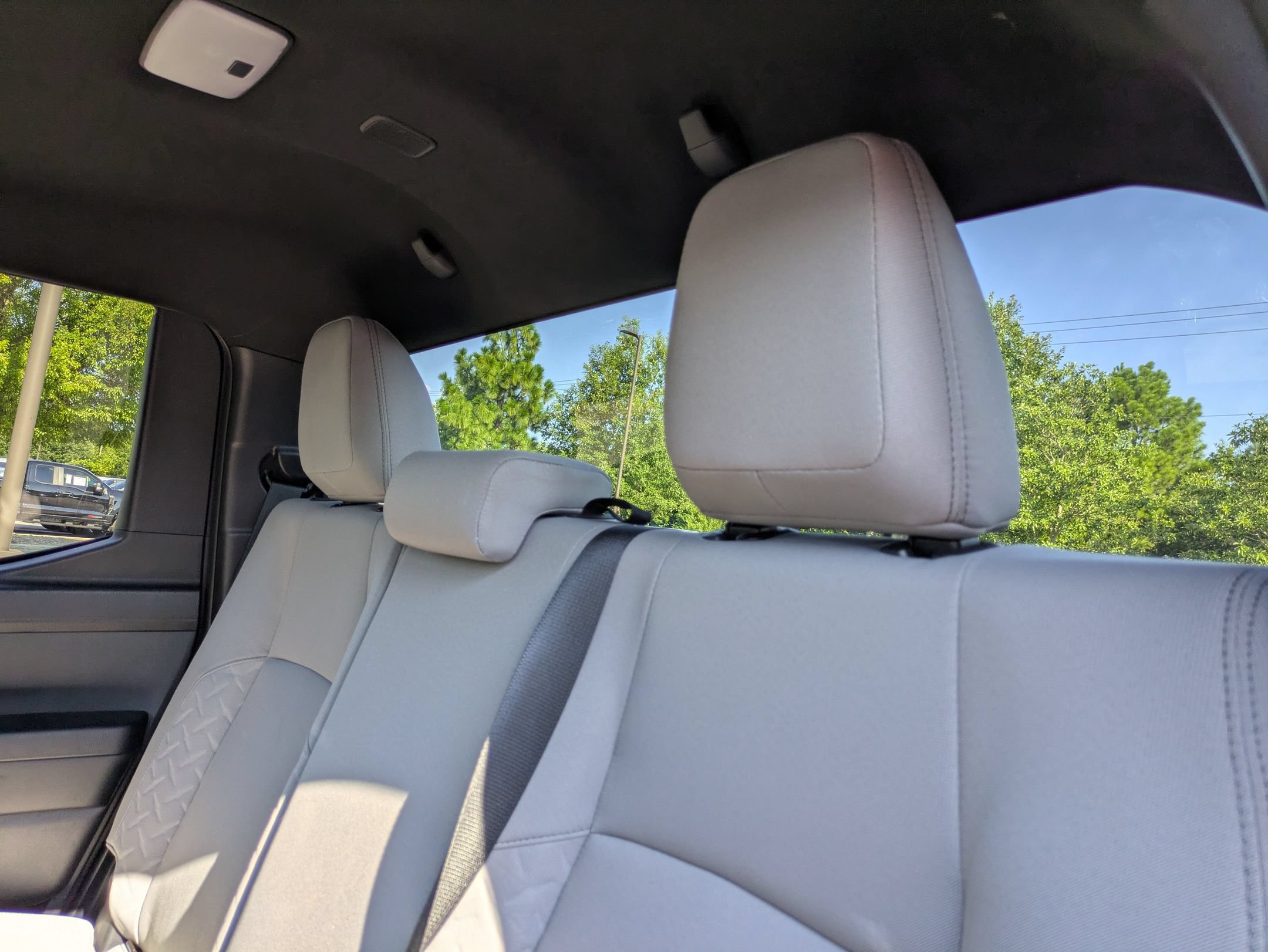 Used 2025 Toyota Tacoma SR5 AWD/4WD image 30