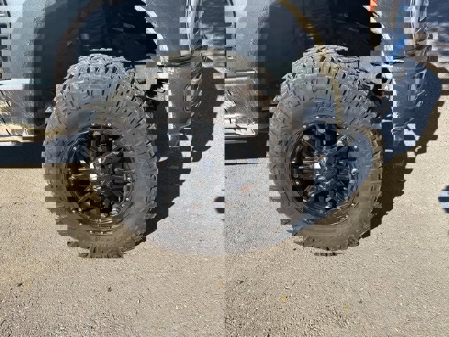 Used 2023 Ford F350 Platinum w/ FX4 Off-Road Package image 11