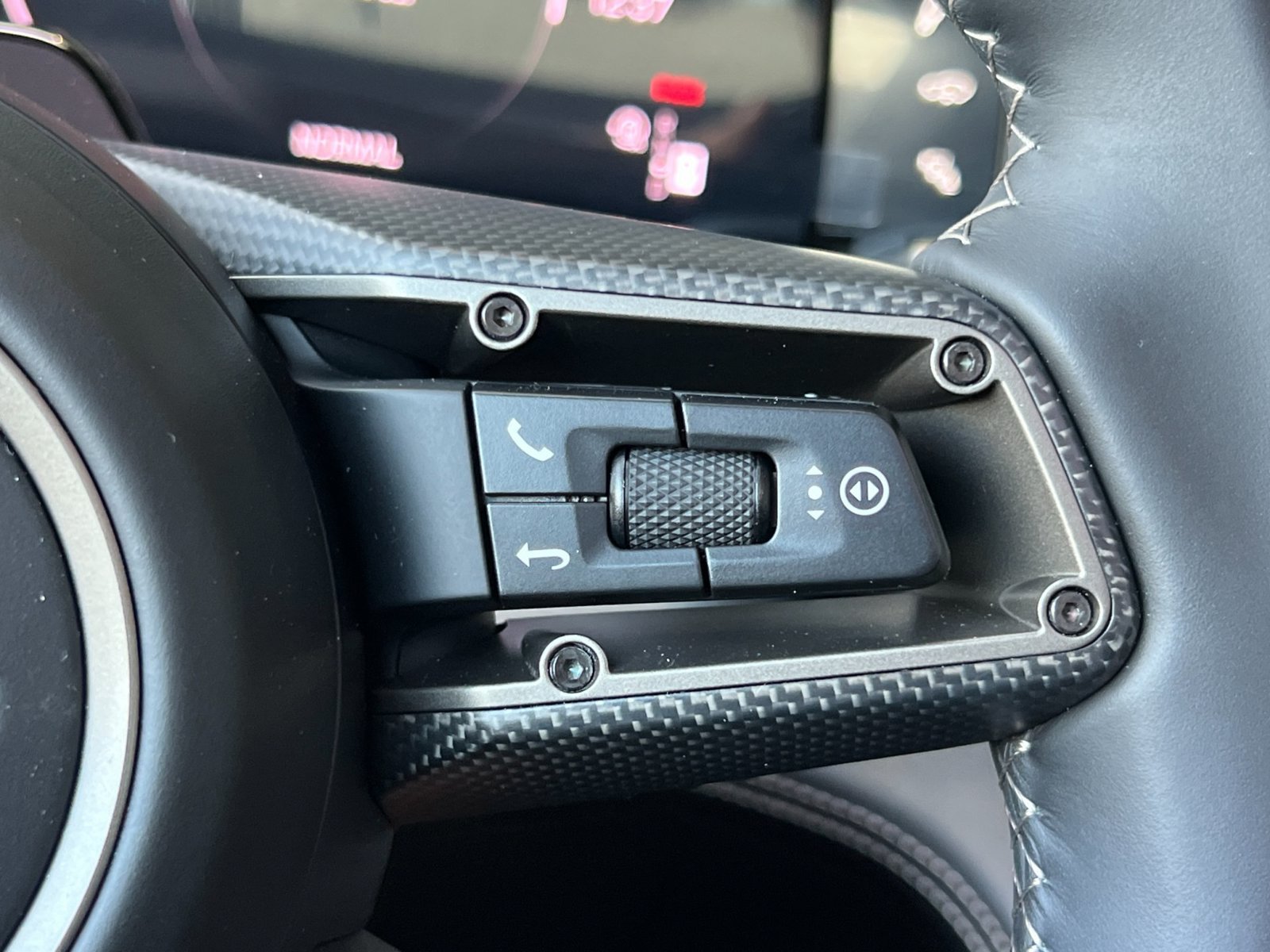Certified 2026 Porsche Cayenne Turbo AWD/4WD image 30