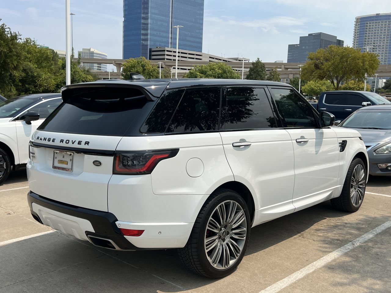 Used 2019 Land Rover Range Rover Sport Autobiography AWD/4WD image 3