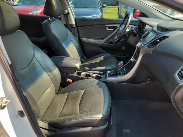 Used 2014 Hyundai Elantra Limited w/ Option Group 03 FWD image 25