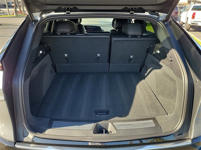 Used 2025 Cadillac Lyriq Luxury image 23