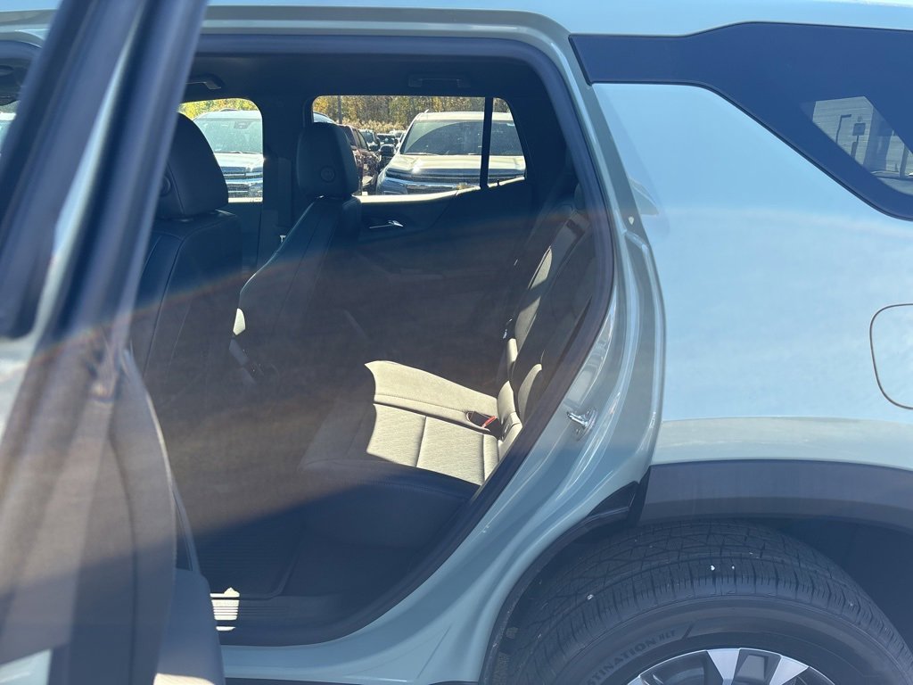 New 2026 Chevrolet Equinox LT w/ Convenience Package II image 10