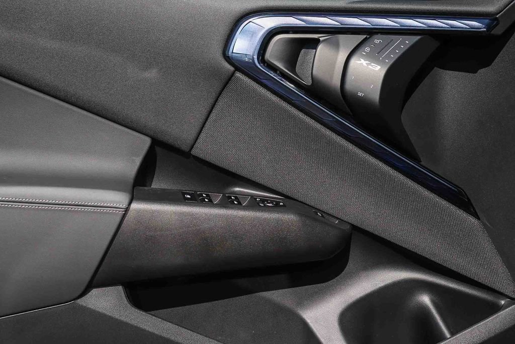 Used 2025 BMW X3 xDrive30i w/ Convenience Package image 21