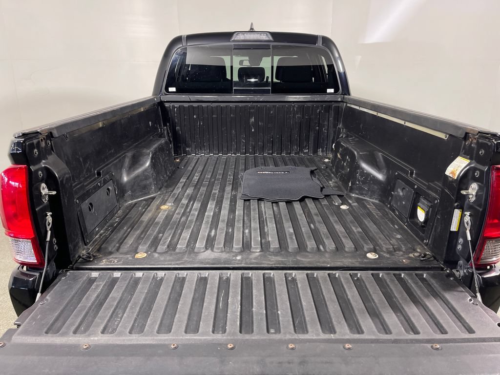 Used 2018 Toyota Tacoma TRD Sport RWD image 20