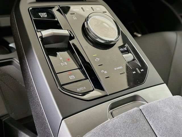 Used 2026 BMW iX xDrive45 w/ M Sport Package AWD/4WD image 22