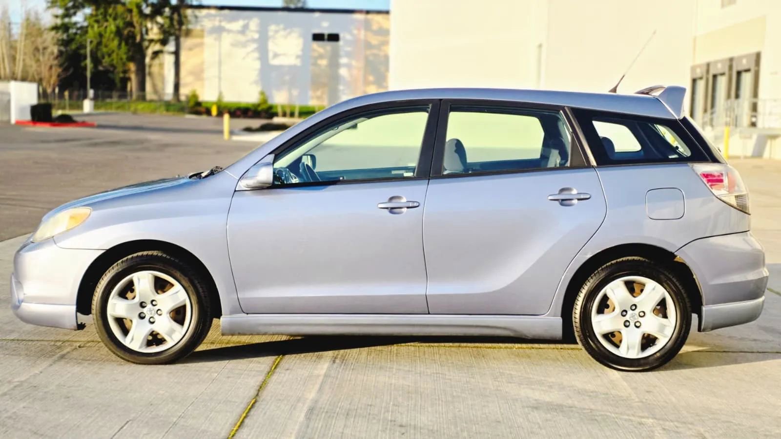 Used 2006 Toyota Matrix XR image 2