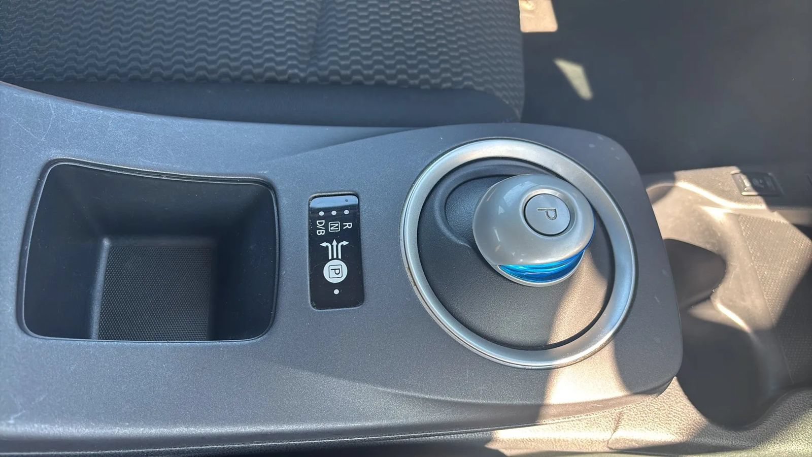 Used 2015 Nissan Leaf S FWD image 45