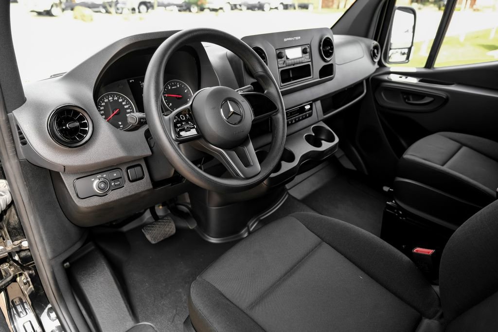 Used 2024 Mercedes-Benz Sprinter 2500 image 3