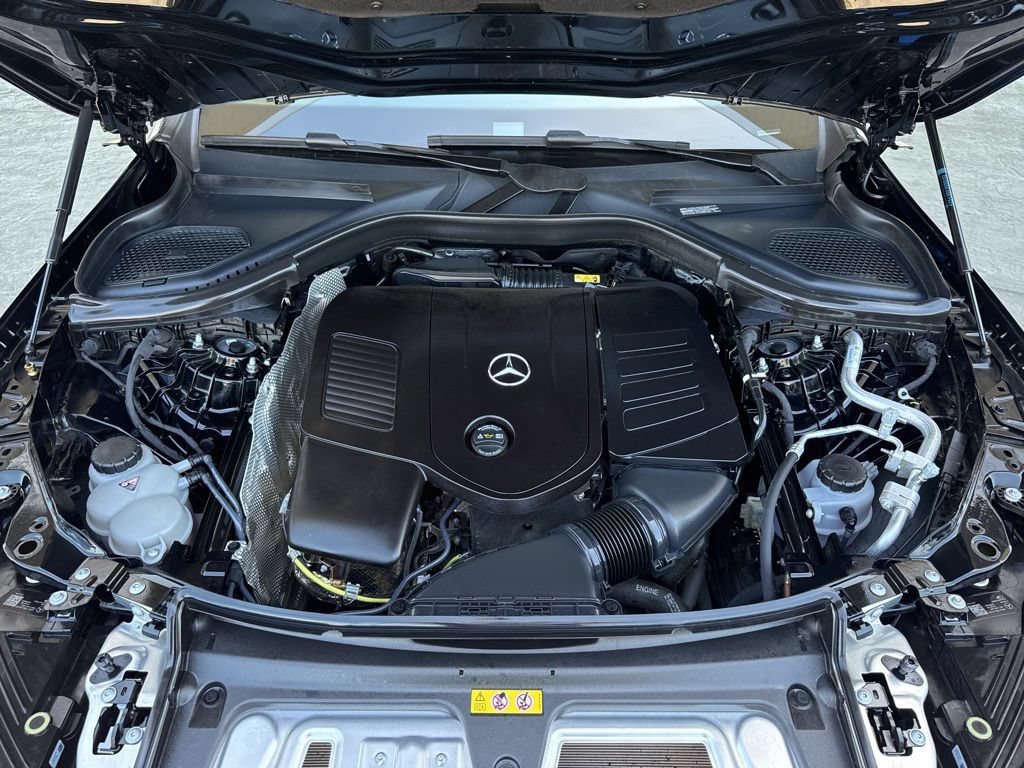 Used 2025 Mercedes-Benz GLC 300 image 17