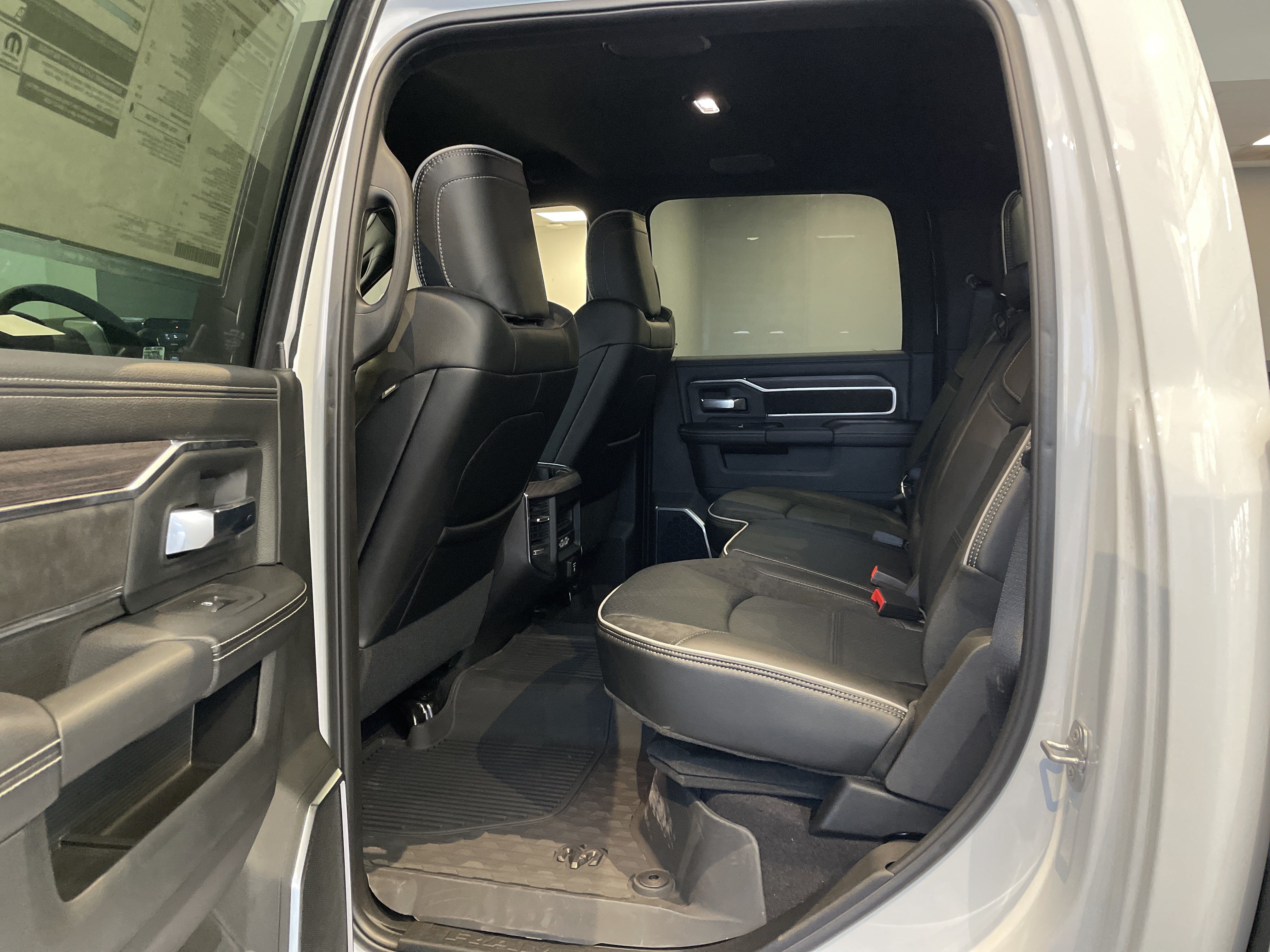 New 2026 RAM 3500 Laramie w/ Max Tow Package AWD/4WD image 18