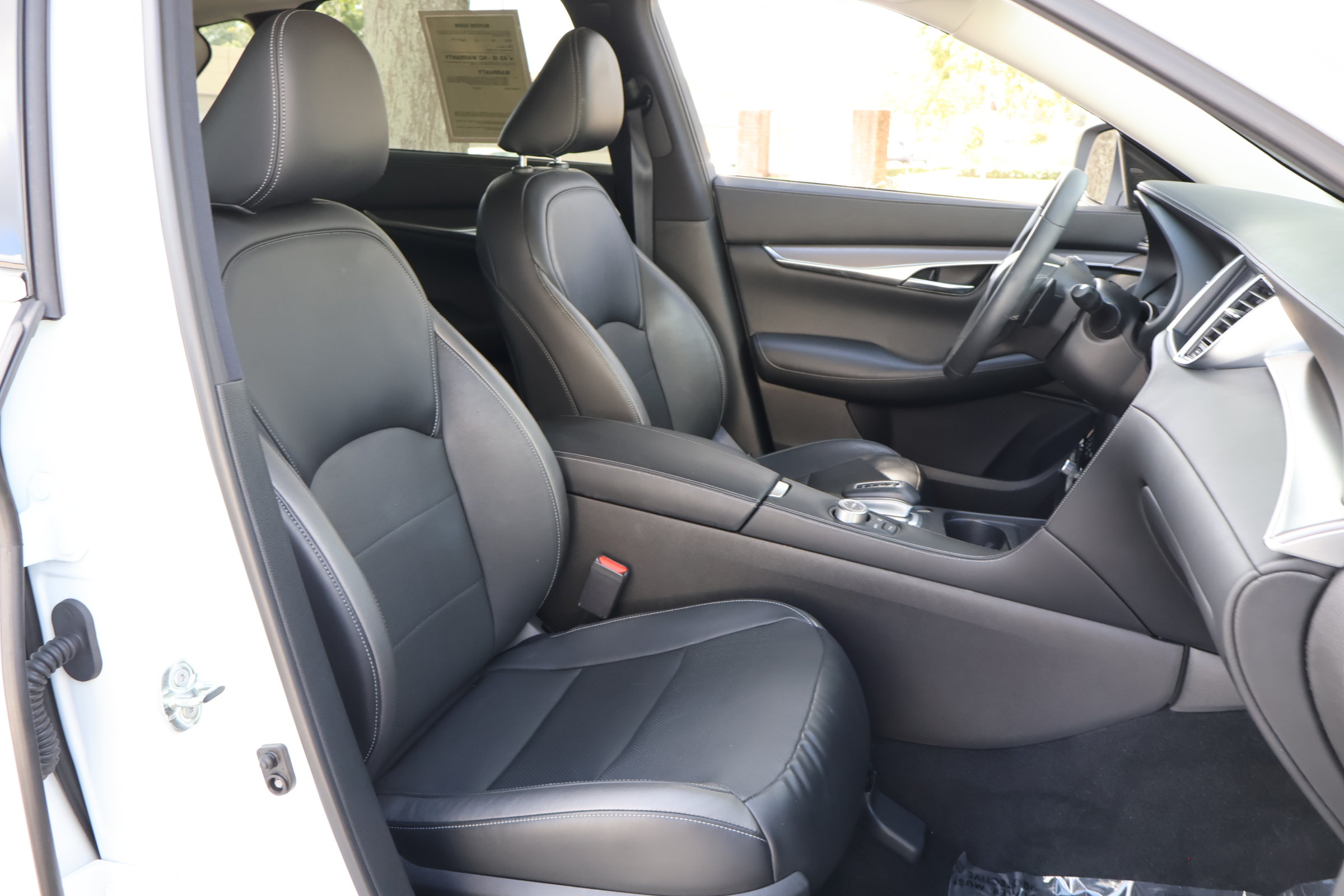 Certified 2023 INFINITI QX50 Luxe FWD image 24