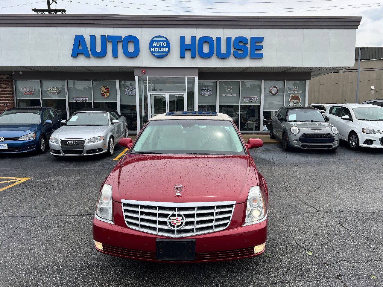 Used 2009 Cadillac DTS FWD image 2