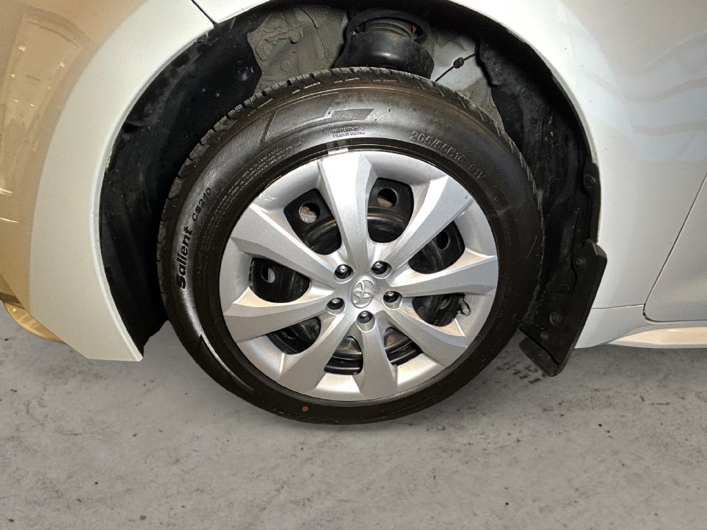 Used 2024 Toyota Corolla LE FWD image 14